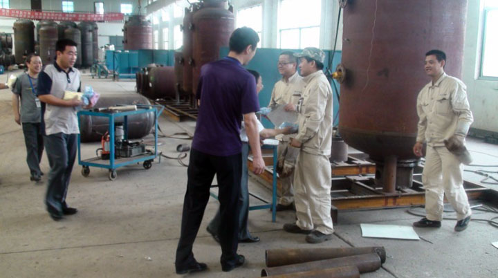 高溫慰問送關懷，員工斗志更昂揚